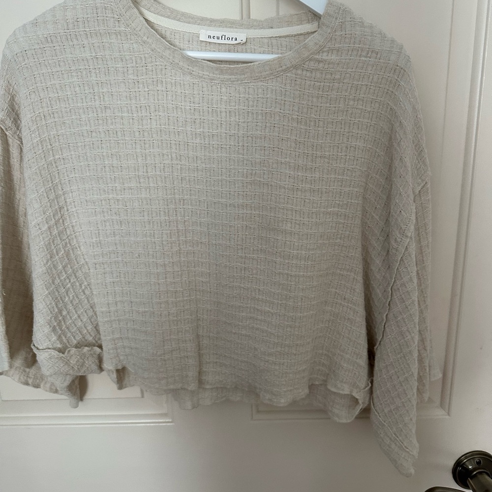 Neuflora Textured  Top medium excellent condition